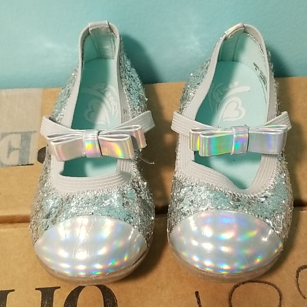 Toddler shoes size 6. Sparkly silver
